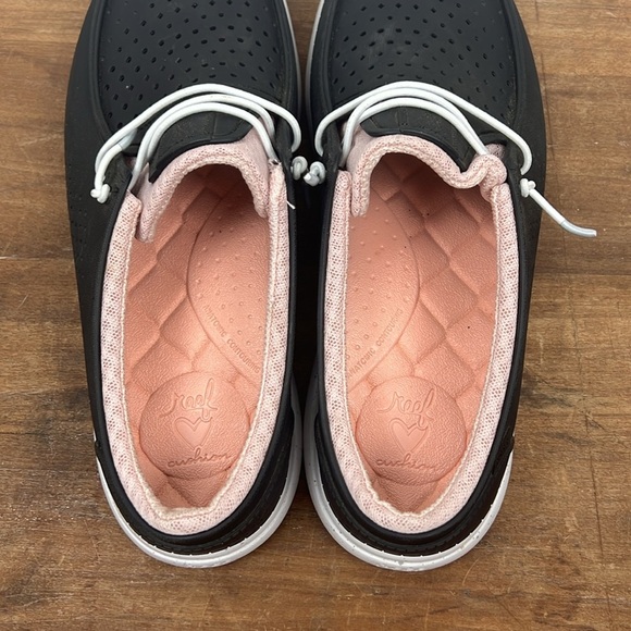 Reef water coast women’s size 11 black and pink perforated  water shoes - Picture 5 of 8